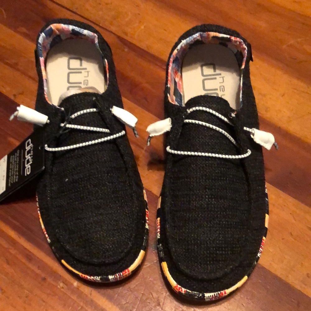 HEY DUDE SHOES